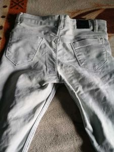 Light Cream Colur Jean's