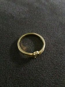 anti turnish Delicate Chevron Ring with Stone