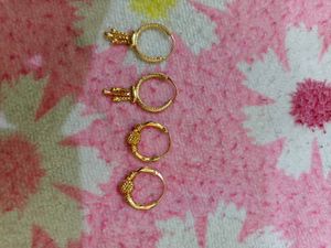 Set of 2 Gold Hoop Earrings