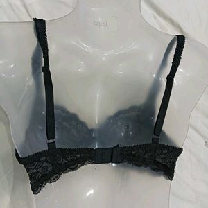 ⭐ Elegant Black Lace Trimmed Bra