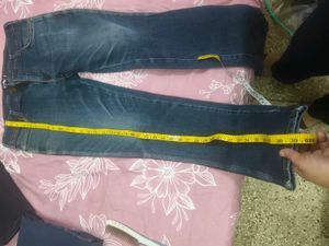 Blue Denim Jeans Wrangler in 32 waist