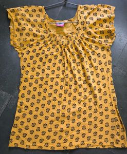 Yellow Block Print Tshirt 🟨