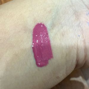 Kylie Cosmetics velvet matte Lipstick - poise k