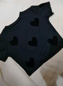 🕷️🕸️Black Heart Applique Cropped Top
