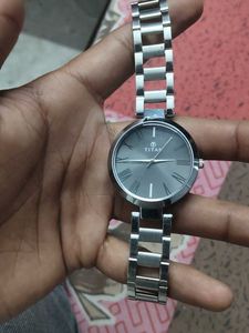 brand new Elegant Silver Chain Watch