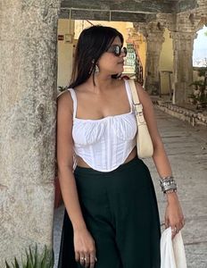 white cord set top