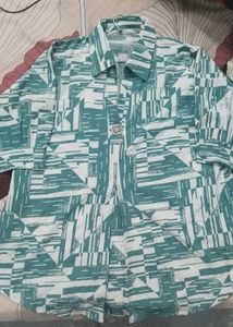 Stylish Geometric Print V-Neck Top