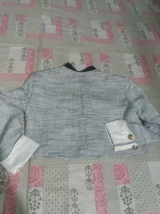 Chic Cropped Tweed Jacket