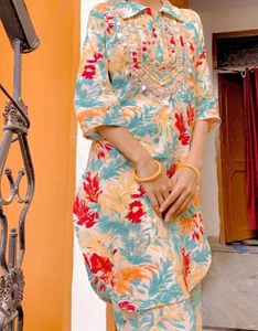 Floral Print Embroidered Kurta