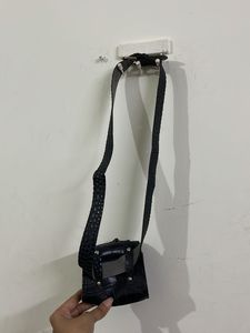 Chic Black Croc-Embossed waist belt Bag