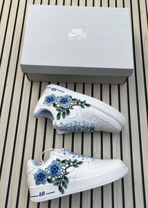 Nike Air Force 1 Floral Sneakers