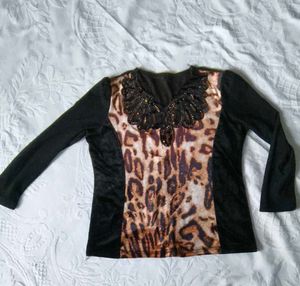 Its Very Beautiful N Comfortable Velvet Top