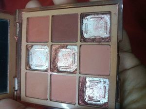 Huda Beauty Nude Medium Eyeshadow Palette