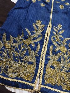 Embroidered Blue &amp; Gold Kurti With Dupatta