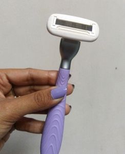 Bombae Shaving Company Rollplay body Razor!💜