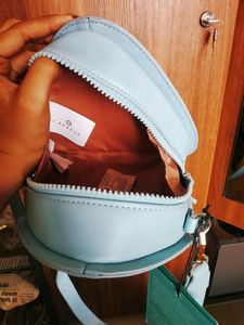 CAPRESE SALE SLING BAG