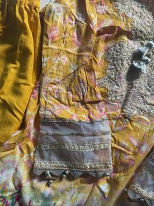 Pakistani yellow kurta set