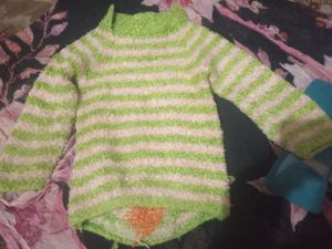 Girls Fuzzy Knit Sweater with topa hude