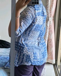 Blue &amp; White Printed Top