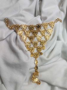 Elegant Gold-Toned Hand hath panja kai sitti