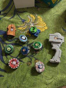 Beyblade with 6 blades and launcher