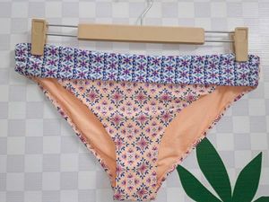 (700)Patterned Bikini Bottoms