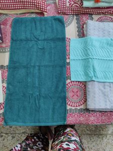 2 brand new Bath Carnival 100% Cotton Towels