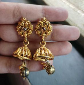 Gold Jhumka