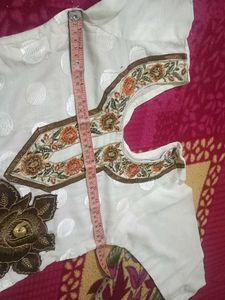 Elegant White Kurta with Embroidery