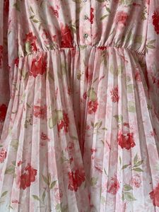 Chic Pink Floral Pleated Mini Dress
