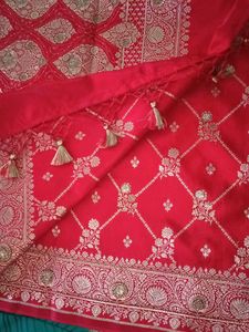 Red Banarasi jaal butti Silk Saree