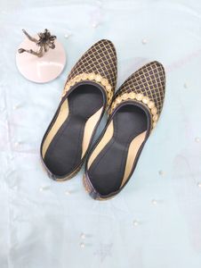 Stylish And Trendy Embroidery Jutis for Womens