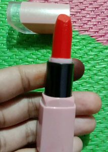 A Red Colour Lipstick 💄
