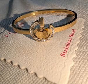Chic Gold Butterfly Bangle Bracelet(Anti-tarnish)
