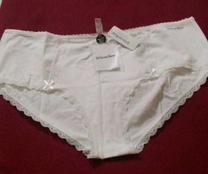 La Vie en Rose White Lace Trim Briefs