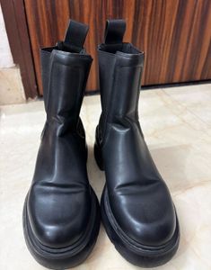 H&M Black Platform Chelsea Boots