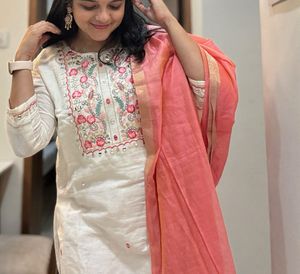 White Kurti With Pink Dupatta