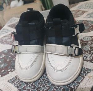 Stylish Black & White Buckle Shoes