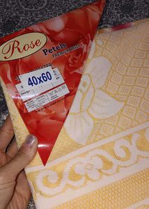 Rose Petels Premium Knits table cover❤
