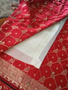 Red Banarasi jaal butti Silk Saree