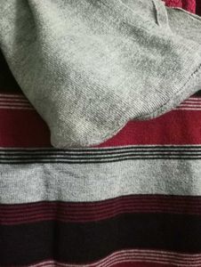 Sleeveless Hooded sweater