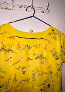 yellow rounded dress 💛
