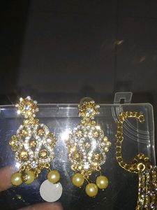 Bridal Necklace Set With Mangteeka