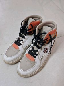 Bonkers Shoes Selling