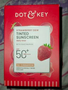 Dot & Key tinted Sunscreen, shade 06 Cinnamon.