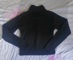 Black Ribbed Full-Sleeve Top
