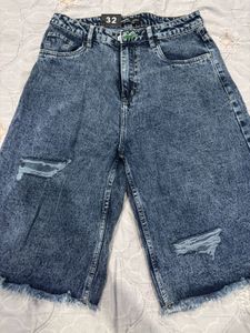 Stylish Ripped Wide-Leg Denim Shorts