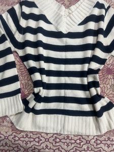 Classic Striped V-Neck Sweater/pullover