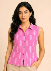 Pink sleeveless leaf print top