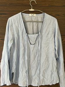 Light Blue V-Neck Long Sleeve Top